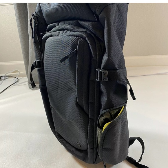 NWT Lululemon Gender Neutral Room To Roam backpack - Picture 5 of 11